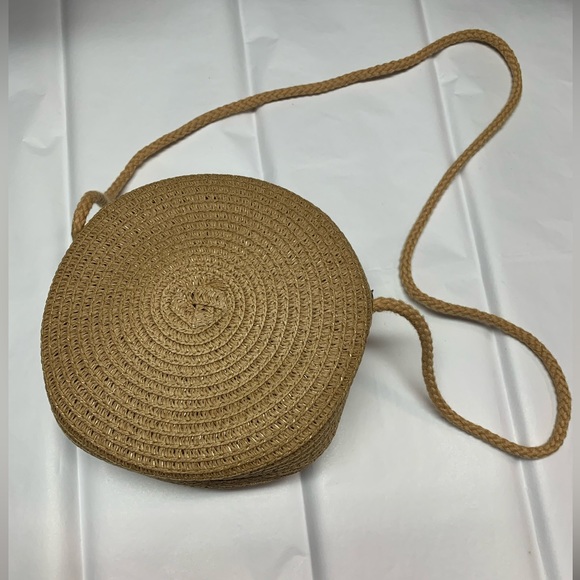 Mini Minimalist Straw Bag - Picture 4 of 6
